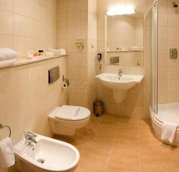 Фото номера Двухместный номер с 2 отдельными кроватями Отель Hotel Victor Pruszków DeSilva г. Прушков 6